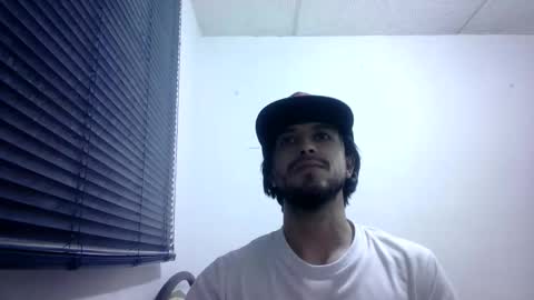 sperm_donor94 online show from March 12, 1:24 am