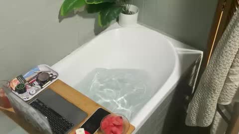 spicyraphael online show from February 17, 6:45 am