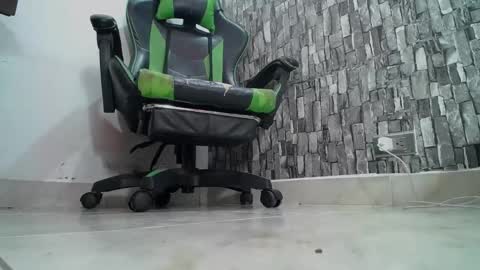 sr master cum its my old account online show from February 10, 6:35 pm