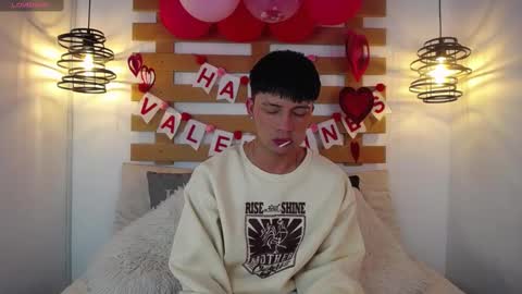 Steev online show from February 19, 4:23 am