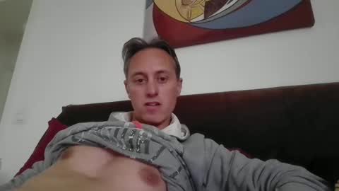 sten015 online show from May 6, 12:39 pm