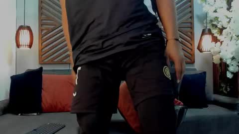    online show from February 10, 8:02 pm