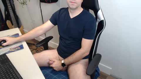 Snapshot of steve_oo8 chatting on December 17, 1:05 pm steve_oo8 online show from December 17, 1:05 pm