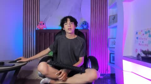 Sthepano  online show from March 18, 3:42 am