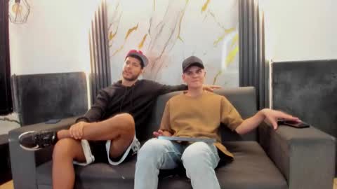 friends online show from February 5, 5:14 am