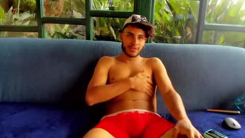 StivennCardona online show from April 24, 4:09 pm