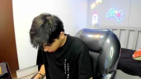 Stiwen online show from November 29, 8:22 pm