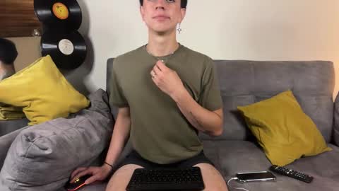 Stolas online show from February 21, 1:28 am