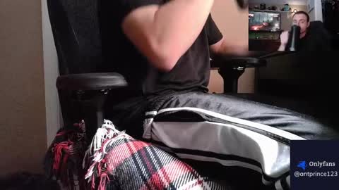 stoner394 online show from April 14, 11:59 pm