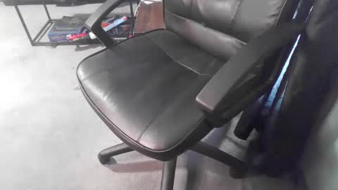 str8shooter11 online show from February 6, 12:16 pm