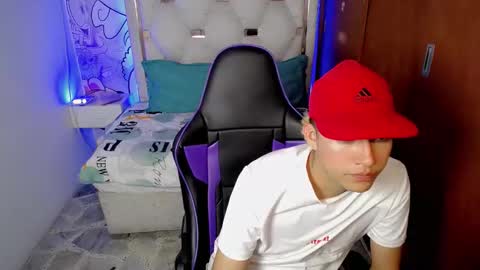 Street online show from February 21, 4:13 am