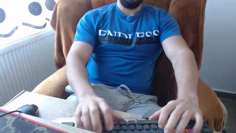 StrongCoffee online show from November 19, 8:47 am