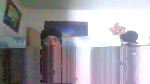 Snapshot of suckitu812 chatting on October 21, 12:19 pm SUCKITU812 online show from October 21, 12:19 pm