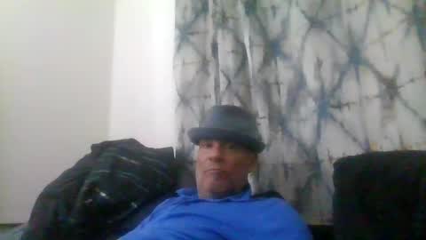 Snapshot of suckitu812 chatting on March 10, 5:00 am SUCKITU812 online show from March 10, 5:00 am