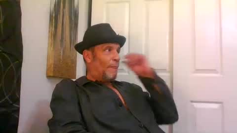 Snapshot of suckitu812 chatting on January 5, 9:59 am SUCKITU812 online show from January 5, 9:59 am