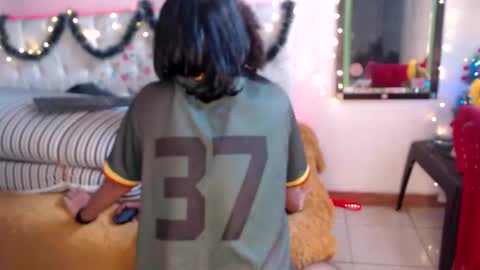 suggabrown_ online show from December 31, 8:56 pm