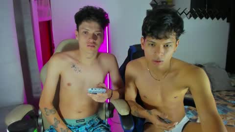 Snapshot of super_boys2 chatting on October 26, 7:49 pm ALEX online show from October 26, 7:49 pm