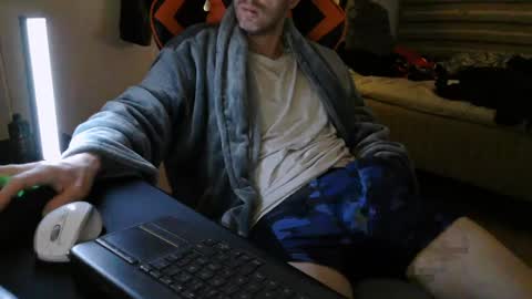 Snapshot of swe9090 chatting on March 8, 1:37 am swe9090 online show from March 8, 1:37 am