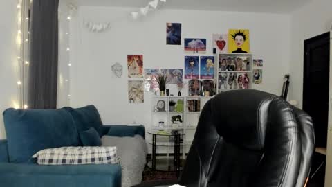 kira online show from January 11, 8:01 pm