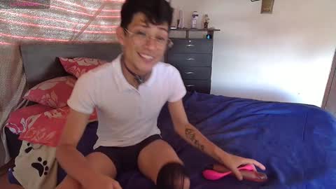 Snapshot of sweetc4meron chatting on October 13, 5:30 pm Cameron Alejandro online show from October 13, 5:30 pm