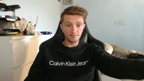 Cat online show from November 1, 8:29 am