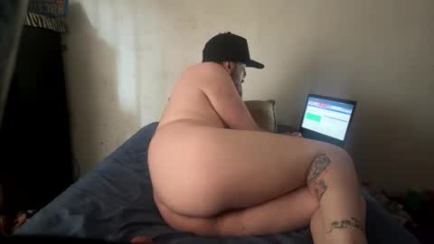 sweetyassboy69 online show from January 19, 9:55 pm