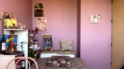 Snapshot of swettcabol chatting on February 18, 6:39 pm swettcabol online show from February 18, 6:39 pm