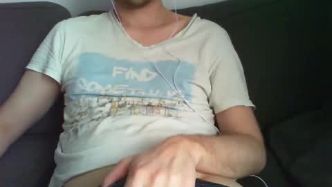 M online show from March 8, 2:49 pm