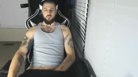 Snapshot of swoozy_ chatting on October 22, 3:54 am swoozy_ online show from October 22, 3:54 am