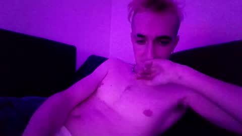 sXyez online show from January 18, 5:31 am