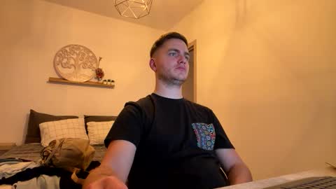 syl092 online show from February 10, 5:28 pm