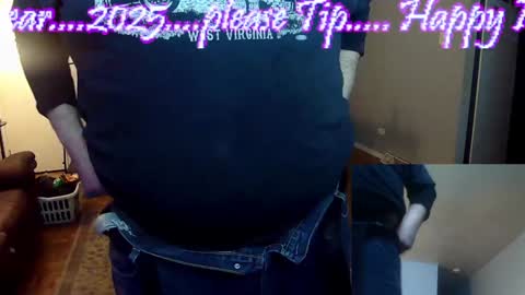 Snapshot of t_guy45 chatting on January 1, 10:46 pm T Guy45Chunkywise45 online show from January 1, 10:46 pm