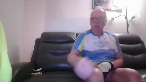 tacrunner66_ online show from February 16, 2:54 pm