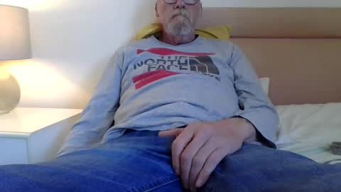 Snapshot of tallboy53 chatting on January 11, 11:45 am Ill tell you if you really want to know. online show from January 11, 11:45 am