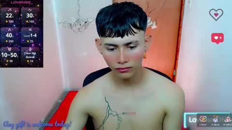 Snapshot of tanjiro_cute chatting on October 22, 9:24 am Andres online show from October 22, 9:24 am
