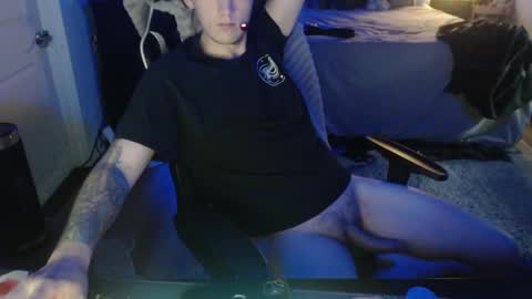 tattedhubs5 online show from October 24, 9:05 pm