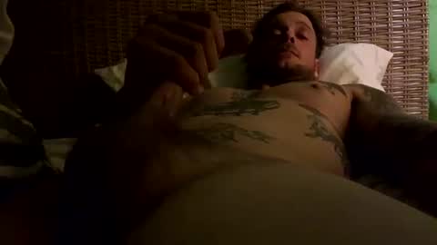 Snapshot of tattooedbigjim chatting on February 9, 3:32 am tattooedbigjim online show from February 9, 3:32 am