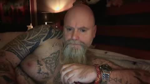 Tattooeddilf 01 online show from January 9, 10:15 pm