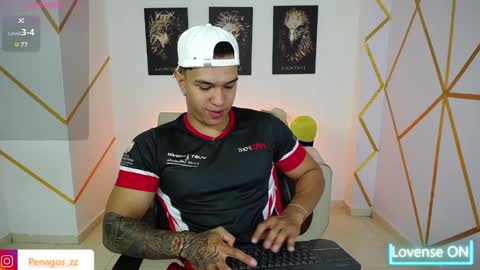 Snapshot of taylor_johnn chatting on February 27, 2:32 pm Penagos zz    online show from February 27, 2:32 pm