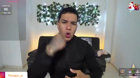Snapshot of taylor_johnn chatting on December 15, 12:38 pm Penagos zz    online show from December 15, 12:38 pm