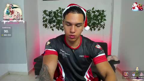 Snapshot of taylor_johnn chatting on December 22, 3:00 pm Penagos zz    online show from December 22, 3:00 pm