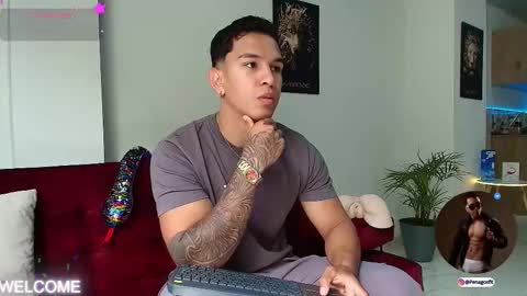Snapshot of taylor_johnn chatting on September 21, 3:12 pm Penagos zz    online show from September 21, 3:12 pm