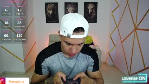 Snapshot of taylor_johnn chatting on February 18, 2:49 pm Penagos zz    online show from February 18, 2:49 pm