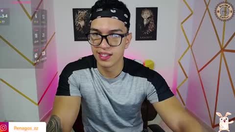 Snapshot of taylor_johnn chatting on March 3, 3:46 pm Penagos zz    online show from March 3, 3:46 pm