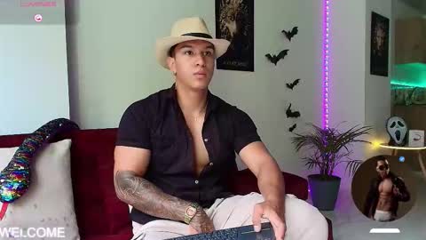 Snapshot of taylor_johnn chatting on October 25, 3:14 pm Penagos zz    online show from October 25, 3:14 pm