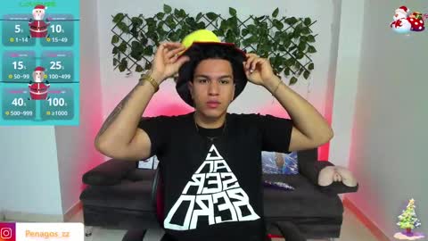 Snapshot of taylor_johnn chatting on December 28, 2:22 pm Penagos zz    online show from December 28, 2:22 pm