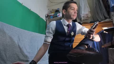 Virg Lszl online show from December 7, 1:40 pm