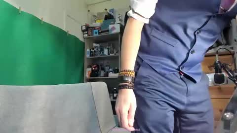 Virg Lszl online show from December 11, 9:11 pm