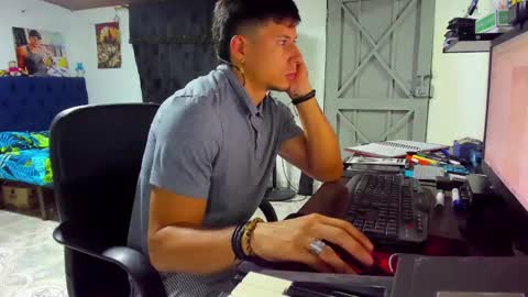 teoyes_ online show from November 11, 2:38 am