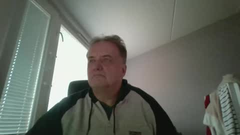 Snapshot of tero007 chatting on October 9, 7:24 am tero007 online show from October 9, 7:24 am